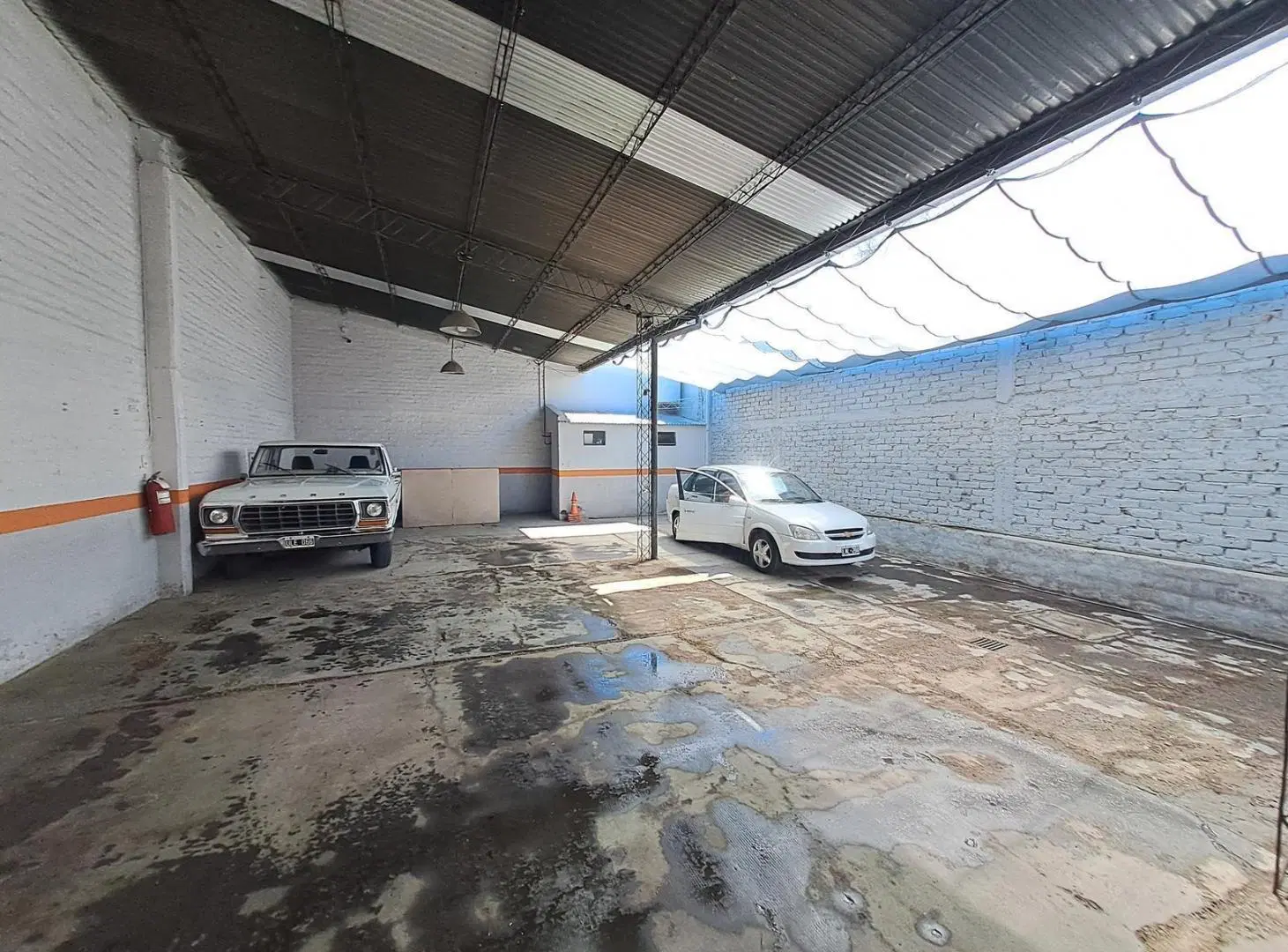 Local comercial / Galpón en Venta - RENTABILIDAD 15% ANUAL EN DOLARES! 3