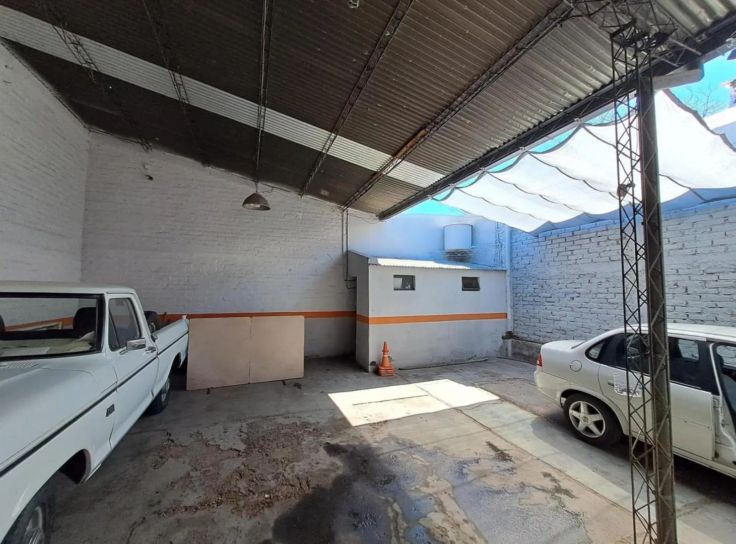 Local comercial / Galpón en Venta - RENTABILIDAD 15% ANUAL EN DOLARES! 5