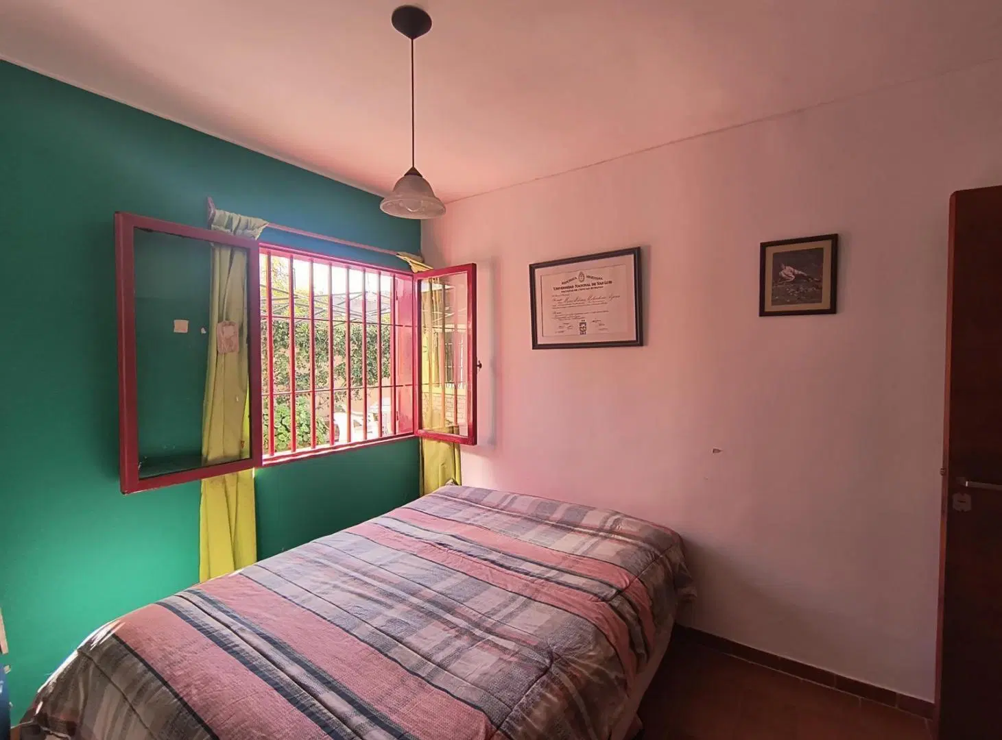 Casa en Venta Barrio Trapiche/ 4 dormitorios/ 3 baños/ cochera 5