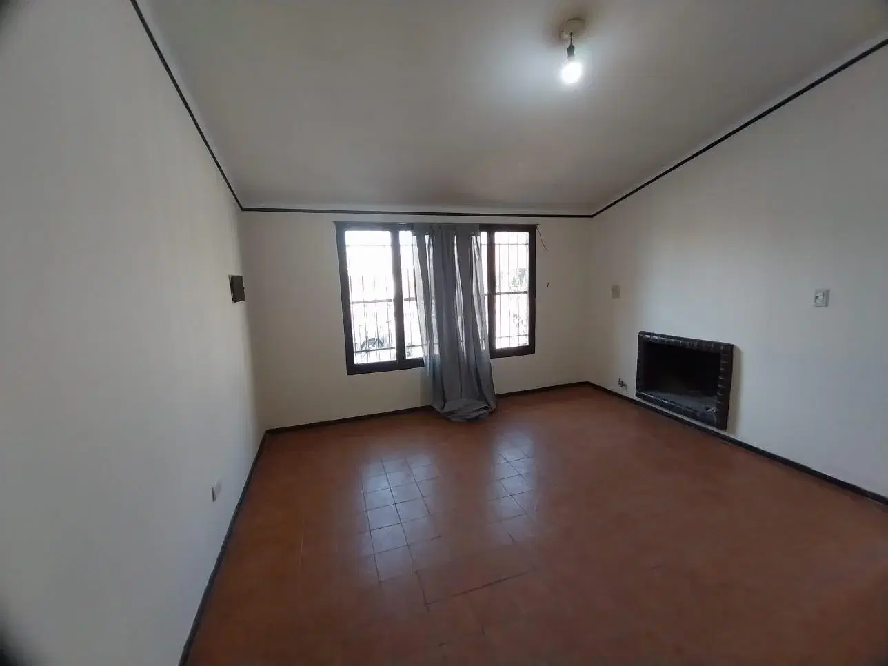Alquiler casa de 3 habitaciones más local en B° Fuchs 2