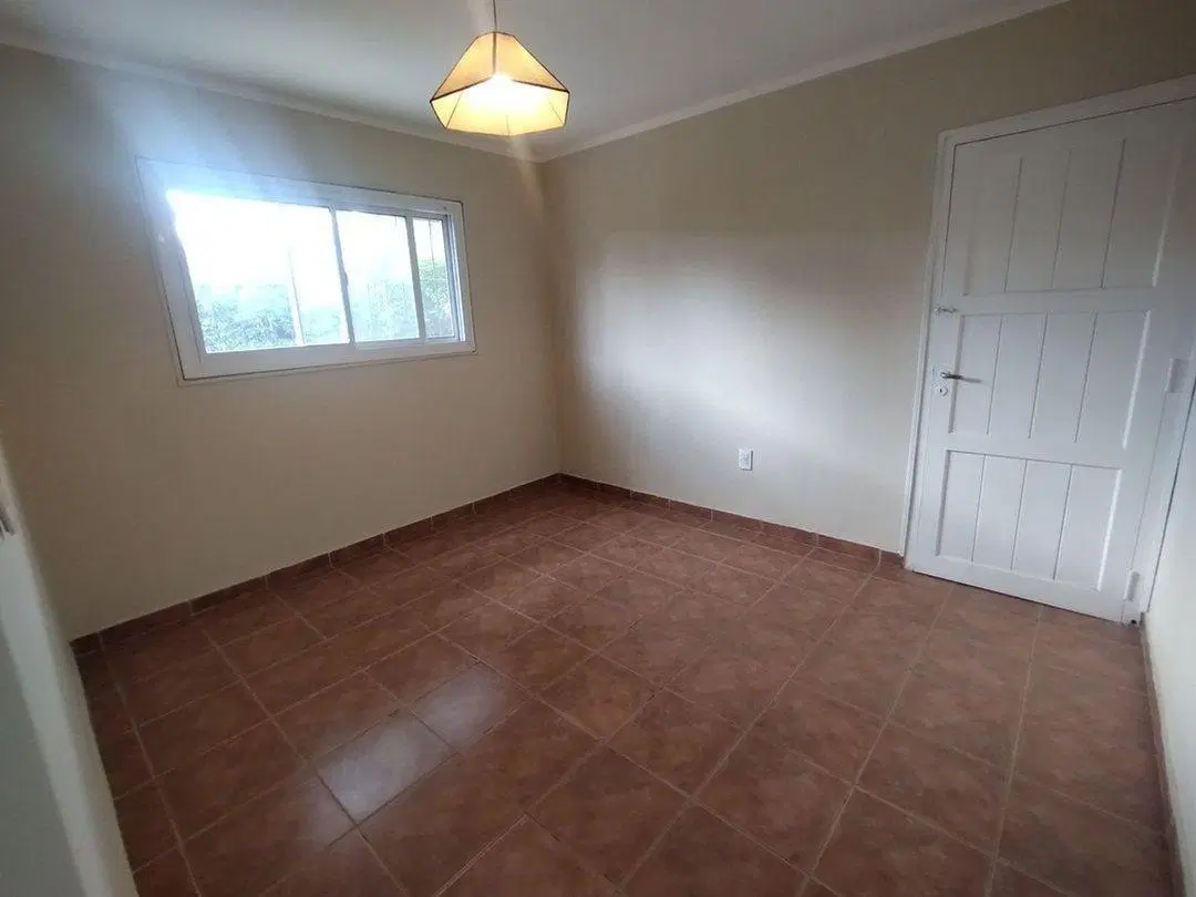 Venta casa con parque, pileta y quincho en Las Compuertas 5