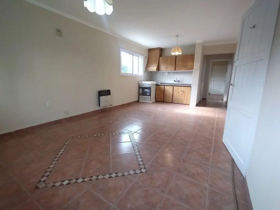 Venta casa con parque, pileta y quincho en Las Compuertas 2