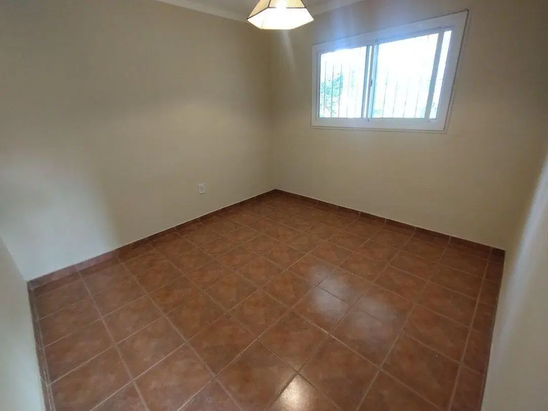 Venta casa con parque, pileta y quincho en Las Compuertas 3