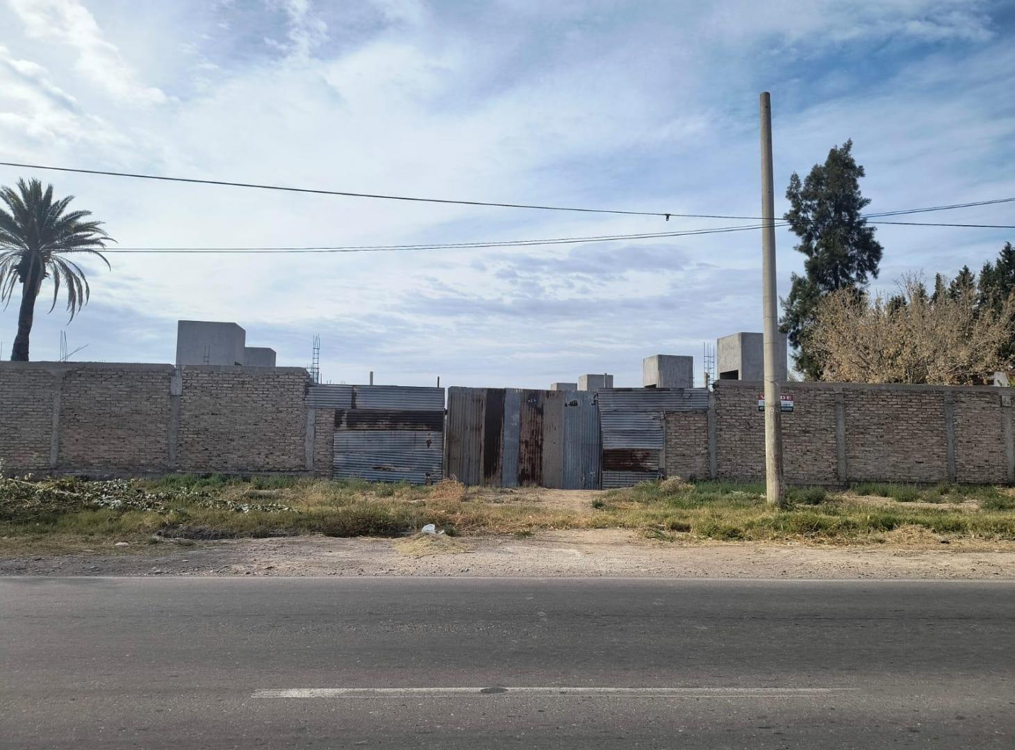 Complejo cerrado de 14 departamentos tipo casa en venta - Guaymallén