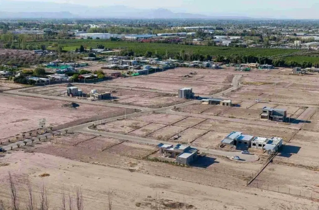 VENTA - LOTE CENTRAL EN B° PRIVADO LA VASCONIA 4