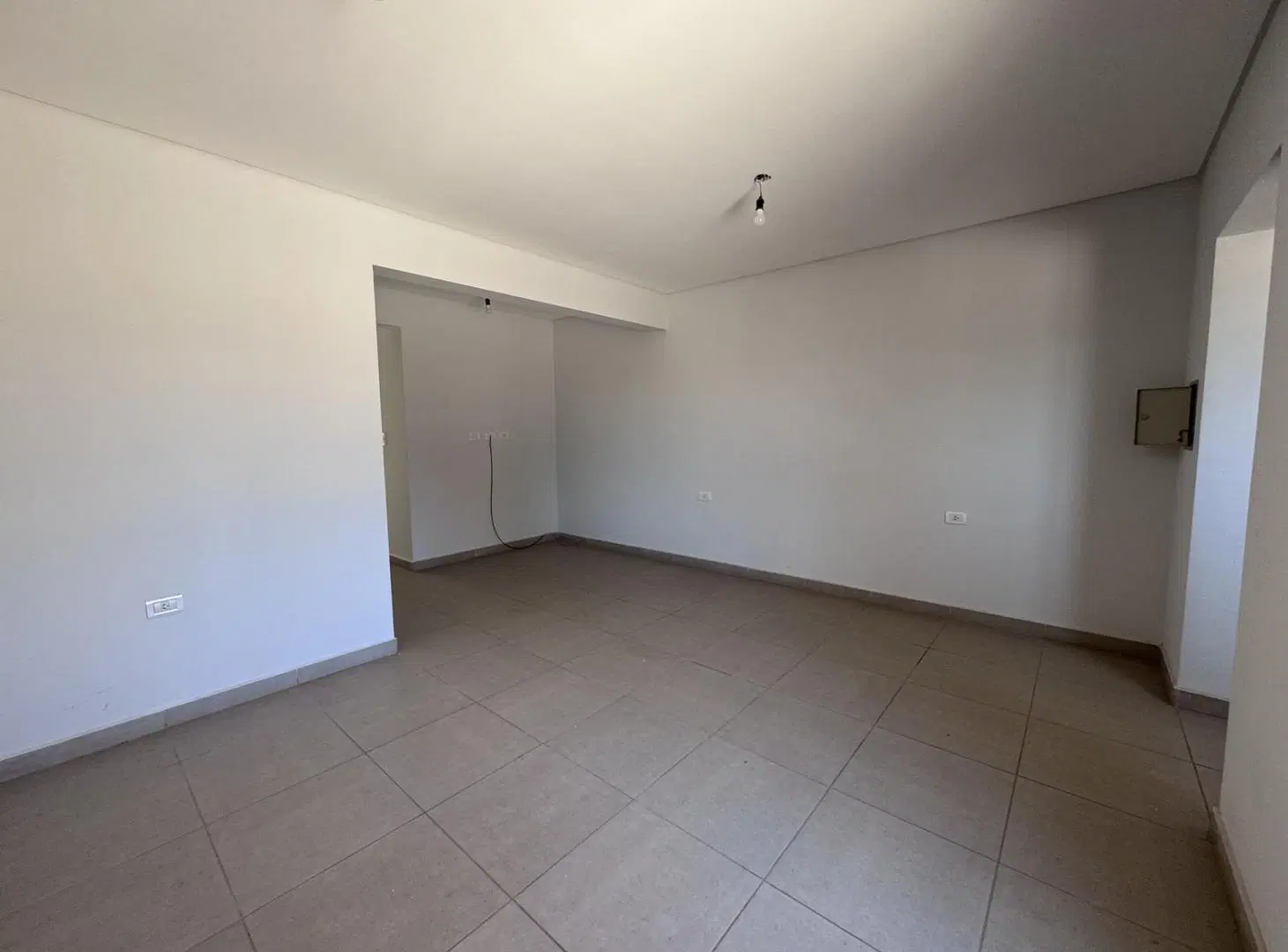 Departamento en Venta - 2 dormitorios con patio y cochera 4