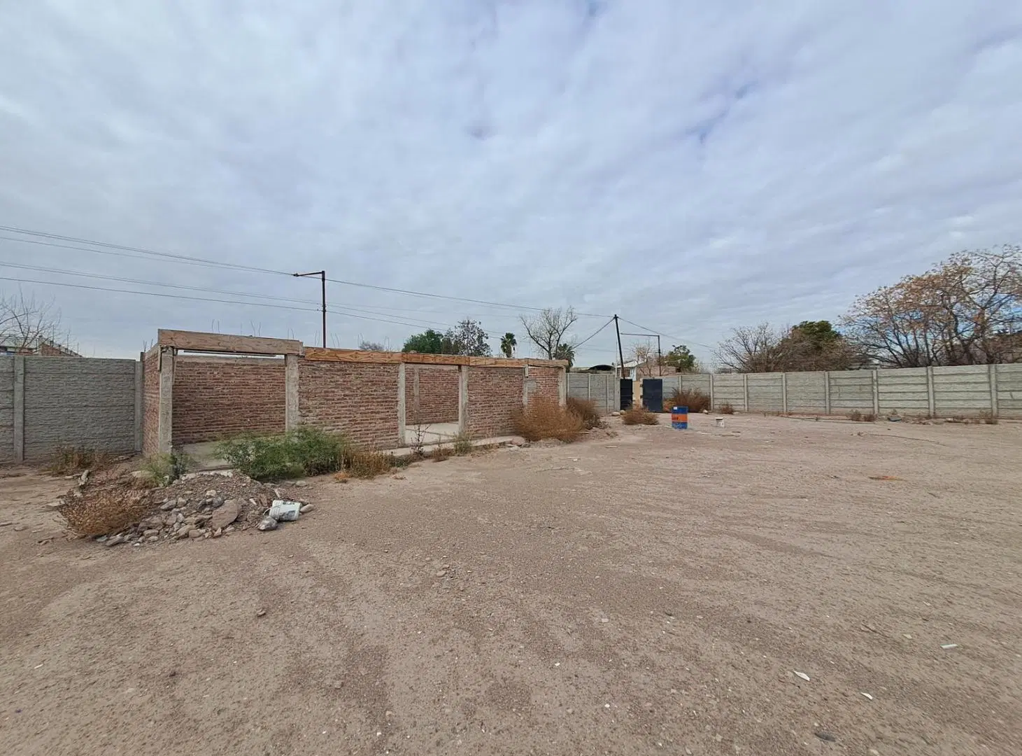 Terreno en Venta - ideal para canchas de futbol y padle o depósito 5