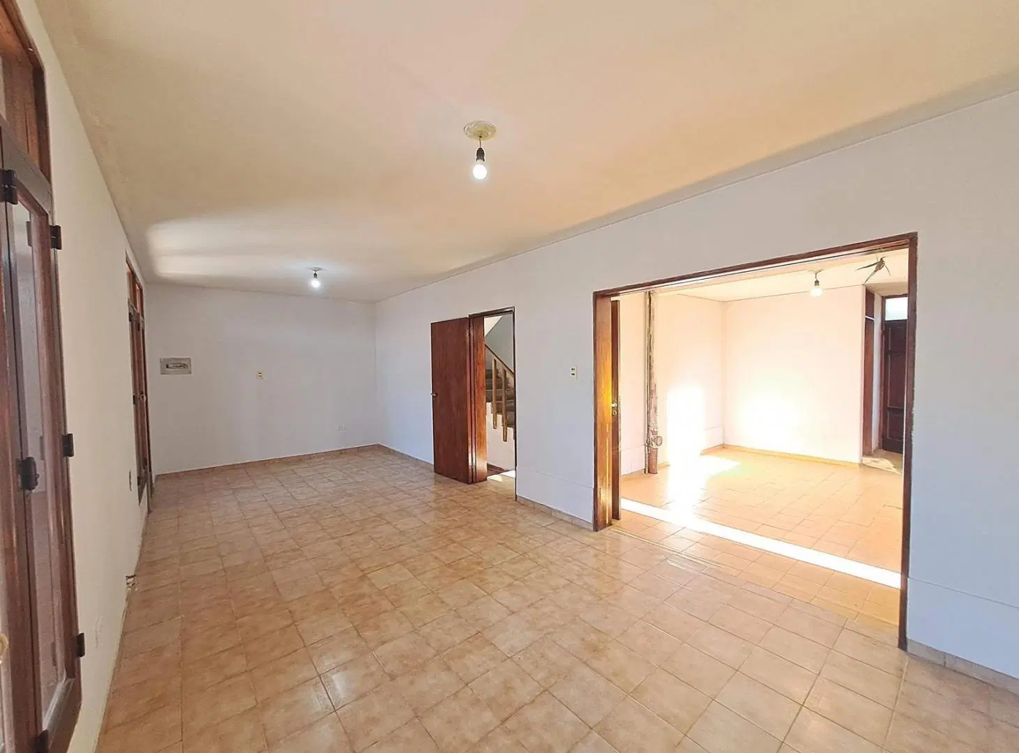 Casa en Venta - 2/3 dormitorios, 2 baños - APTA CREDITO en carril cervantes 5