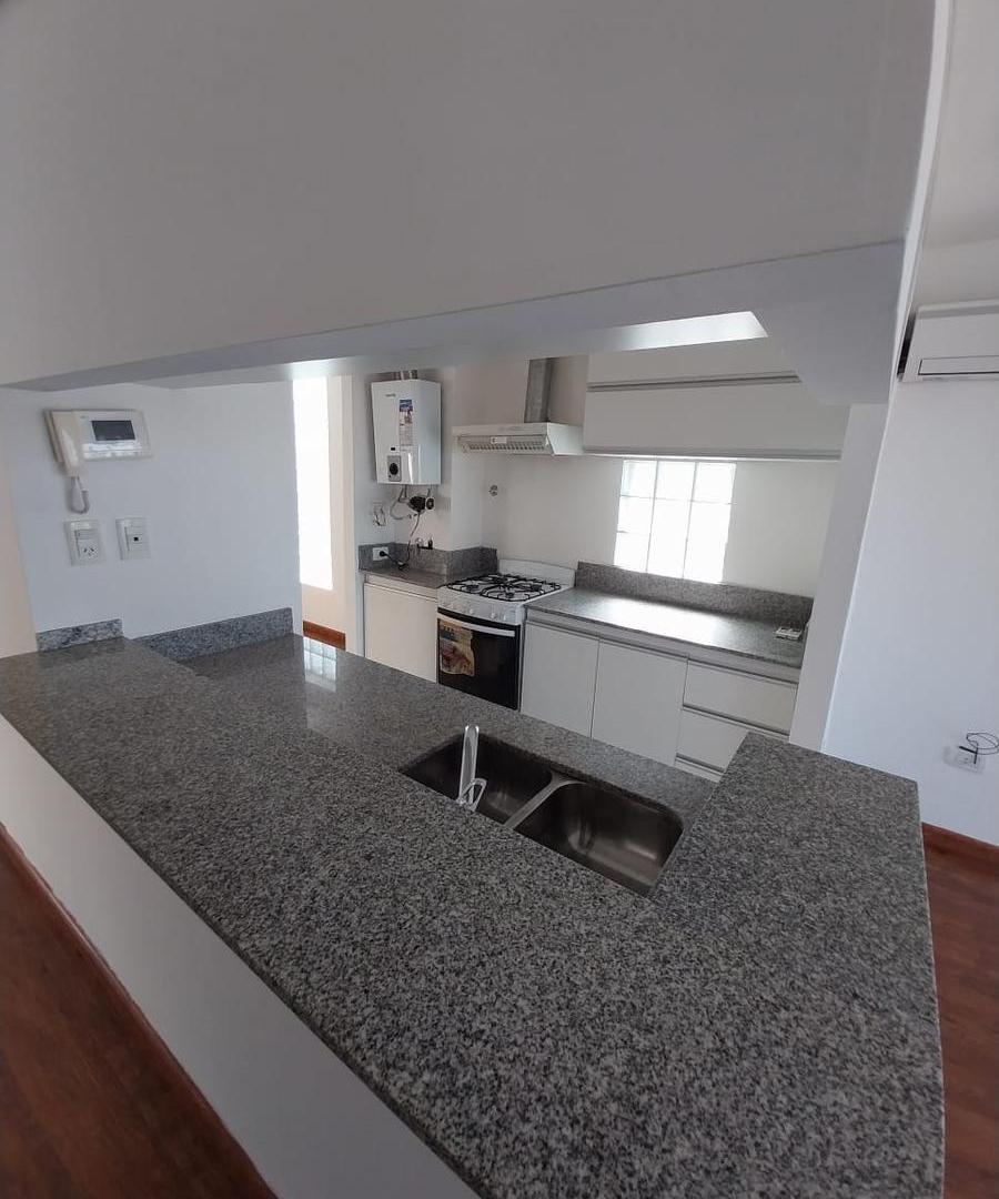 Foto de Departamento en alquiler B° Bombal, imagen 5