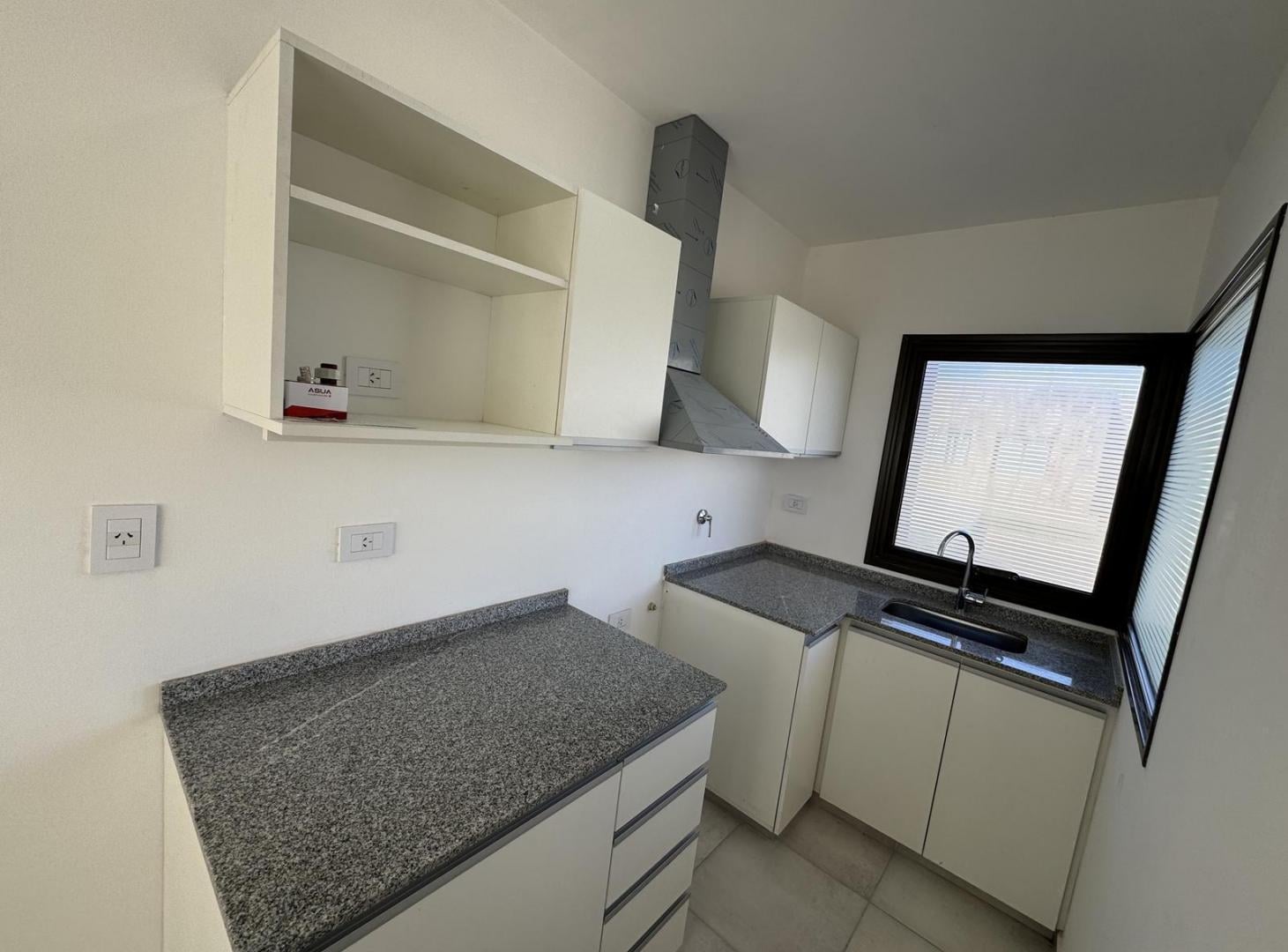 Foto de Casa a estrenar en alquiler 2 habitaciones - todos los servicios, imagen 3
