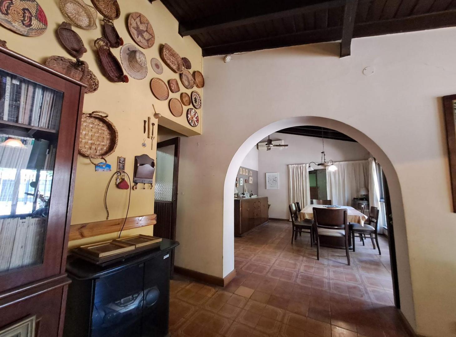 Foto de Venta - Casa APTA CREDITO - 3 dormitorios + estudio - Dorrego, imagen 3
