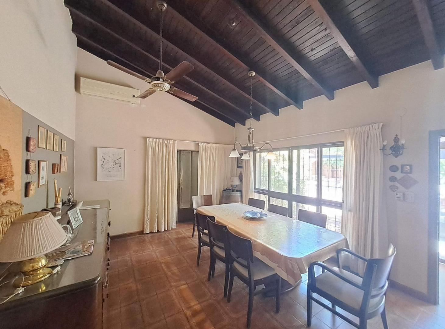 Foto de Venta - Casa APTA CREDITO - 3 dormitorios + estudio - Dorrego, imagen 1