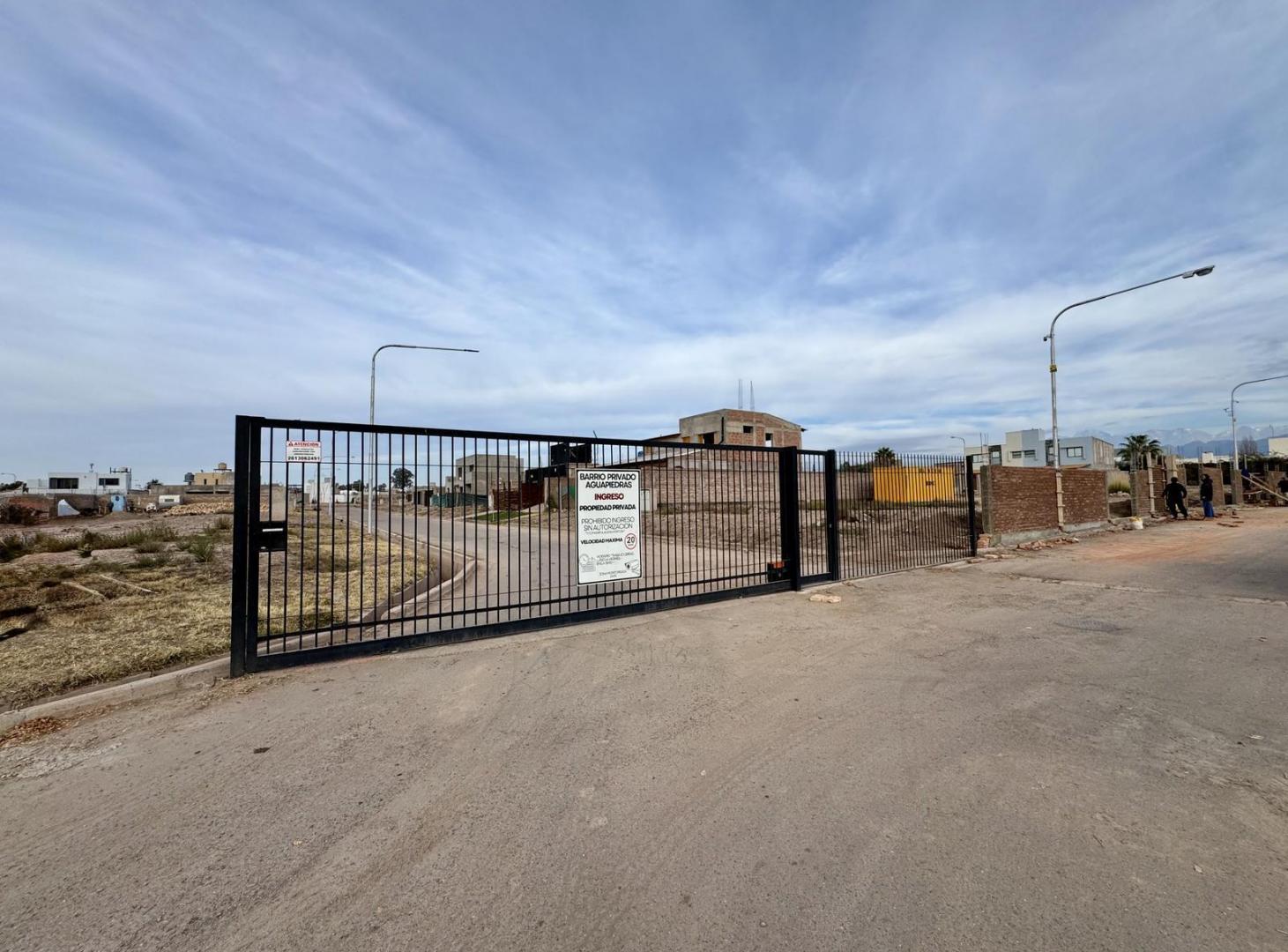 Foto de Terreno de 300 m2 Barrio Cerrado Aguapiedras Lujan de Cuyo., imagen 1