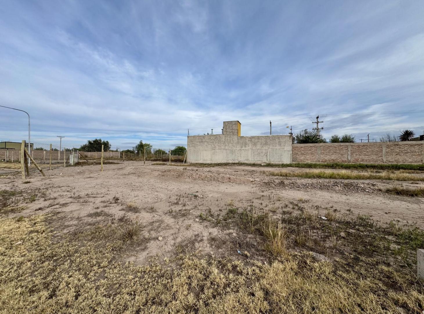 Foto de Terreno de 300 m2 Barrio Cerrado Aguapiedras Lujan de Cuyo., imagen 4