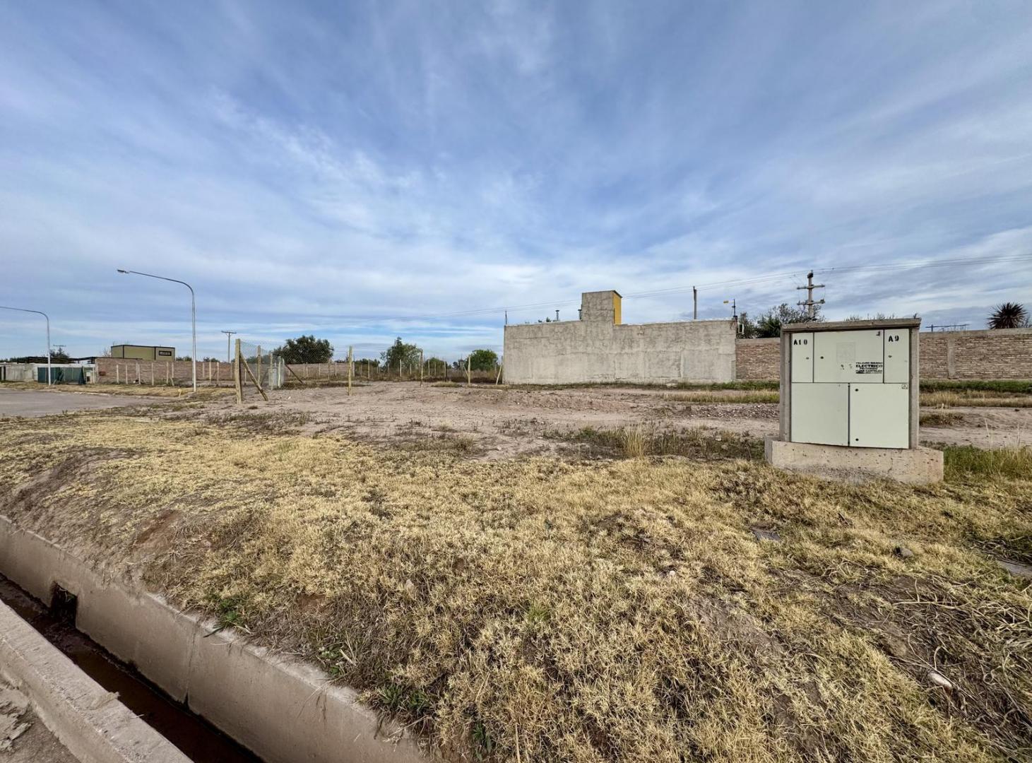 Foto de Terreno de 300 m2 Barrio Cerrado Aguapiedras Lujan de Cuyo., imagen 3