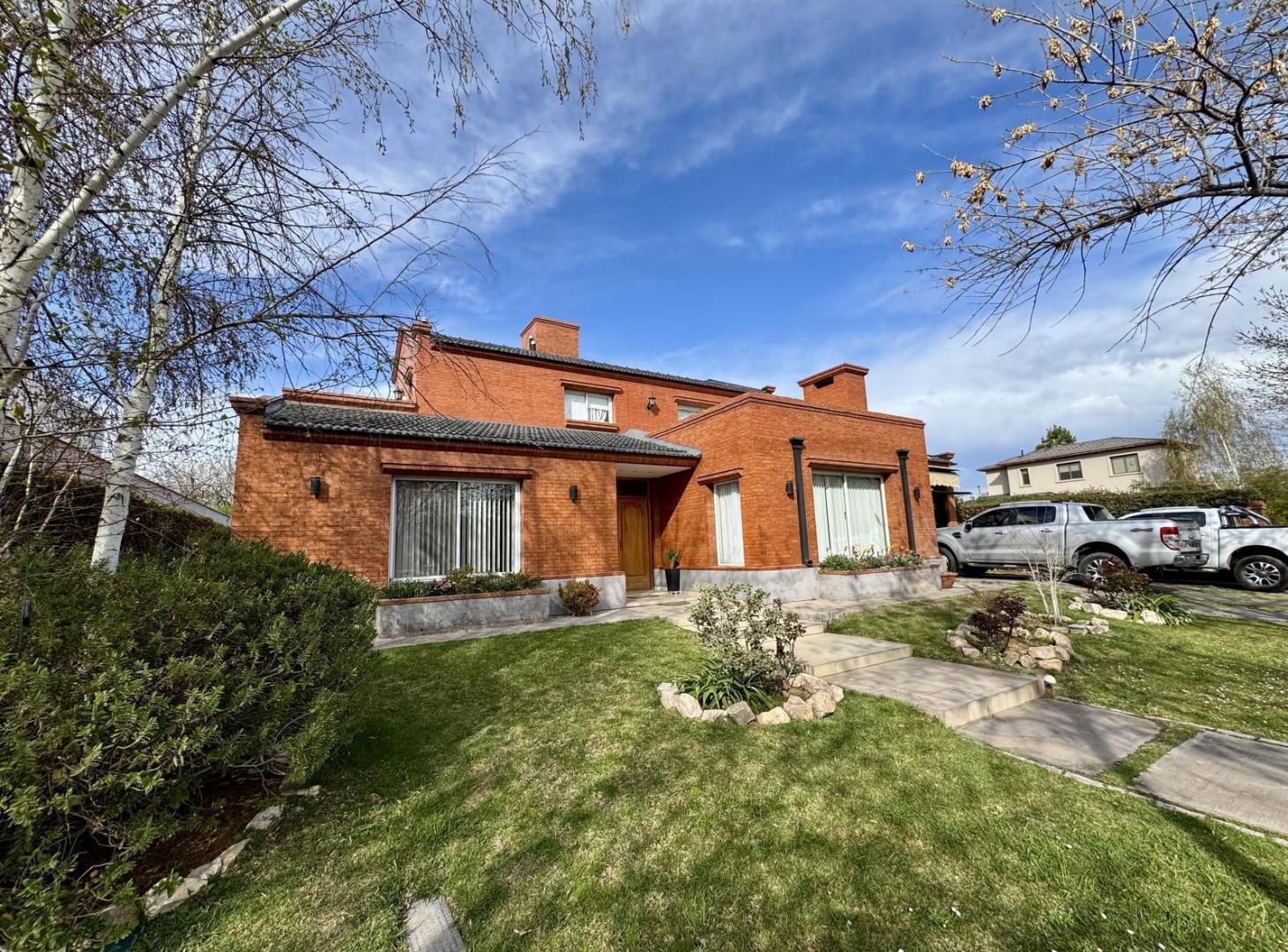 Foto de Casa en venta 883m2 barrio privado Pueyrredon Chacras de Coria Luján de, imagen 1