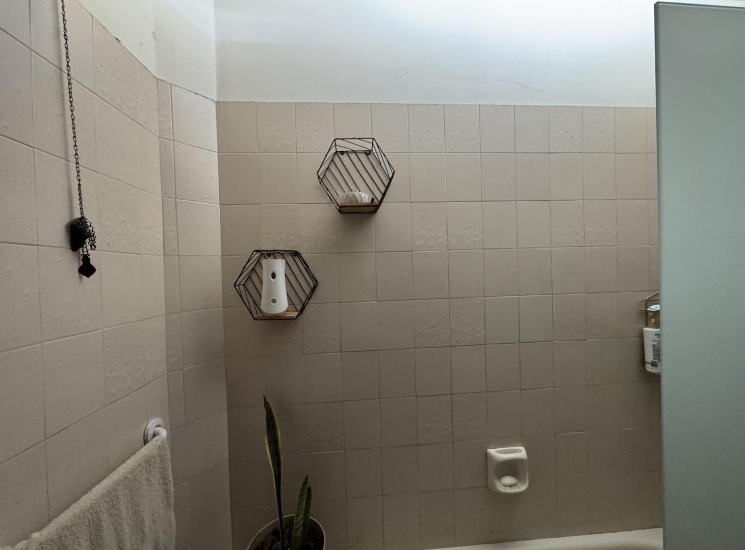 Foto de Casa con tres dormitorios a dos cuadras de plaza departamental en Luján, imagen 5