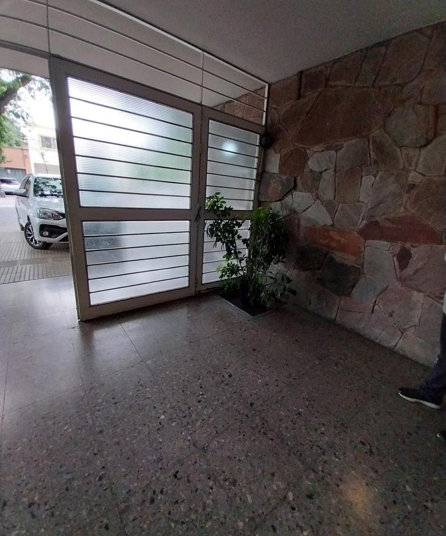 Foto de Alquiler departamento ideal oficinas o consultorios, Mitre a 2 cuadras, imagen 2