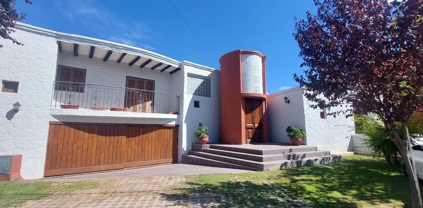 Foto de Venta espléndida casa en Chacras de Coria, imagen 1