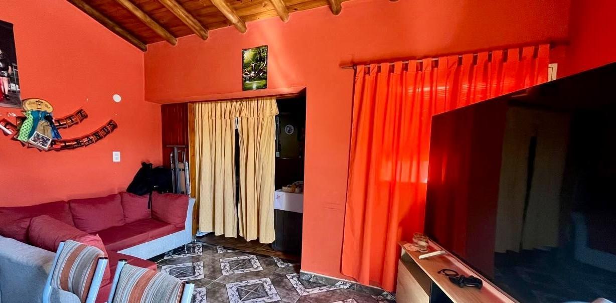 Foto de Casa confortable de 3 dormitorios, cochera y patio en Cruz de Piedra, imagen 3
