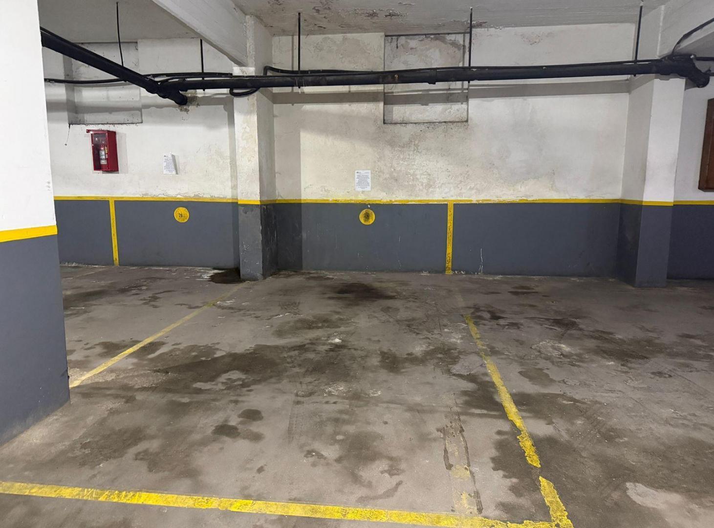 Cochera en primer y único subsuelo, Falucho al 2300, Centro