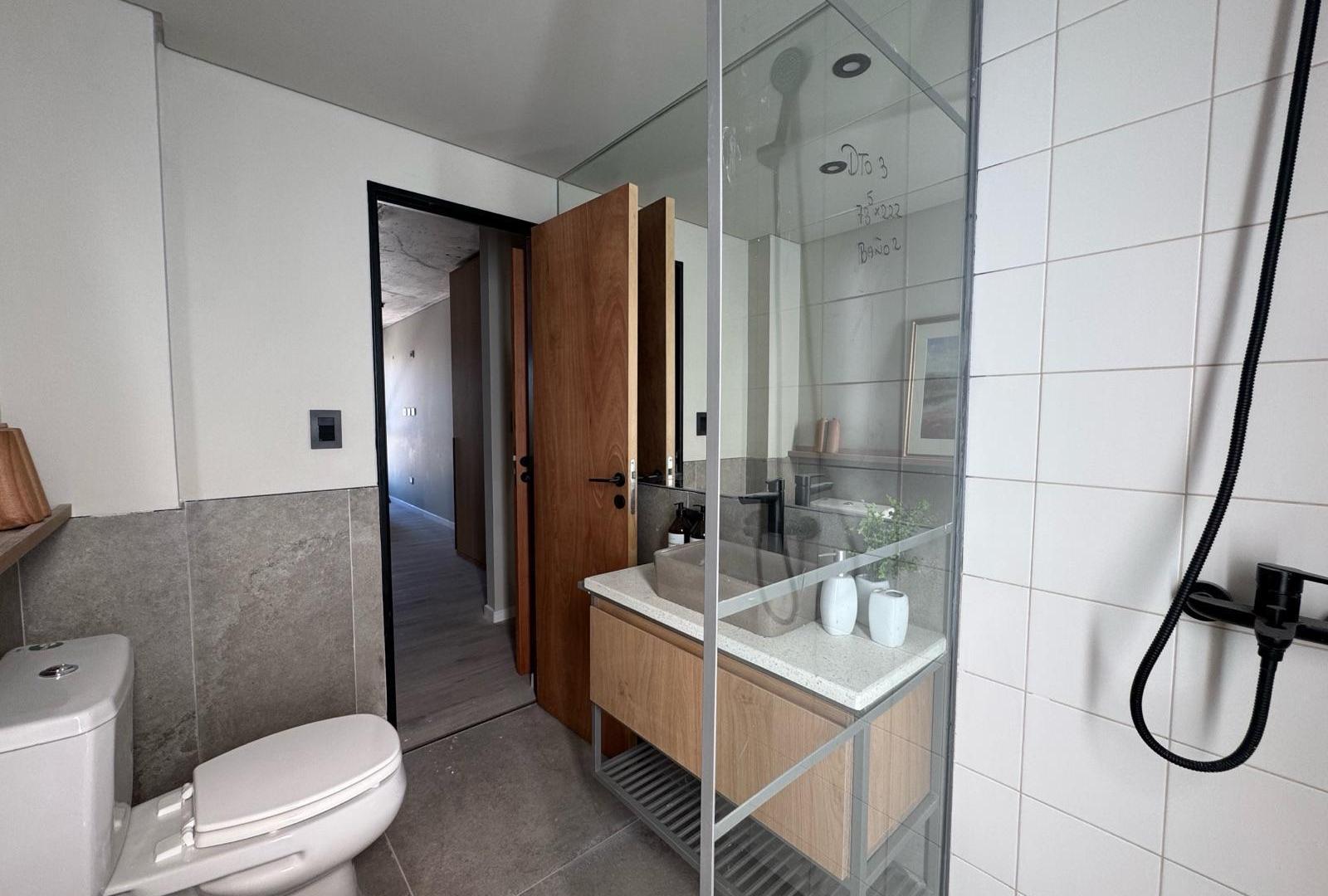 Departamento en Pichincha de un dormitorio con amenities balcon, pileta y parrillero, venta