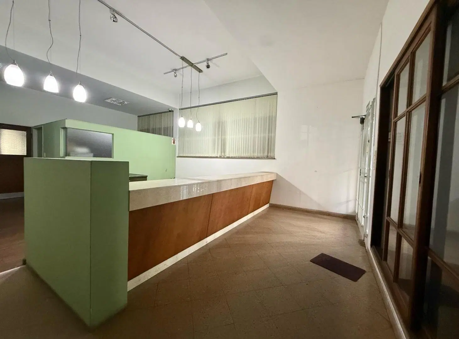 Local en alquiler, oficina, centro, apto comercial, cocheras, comercio 2