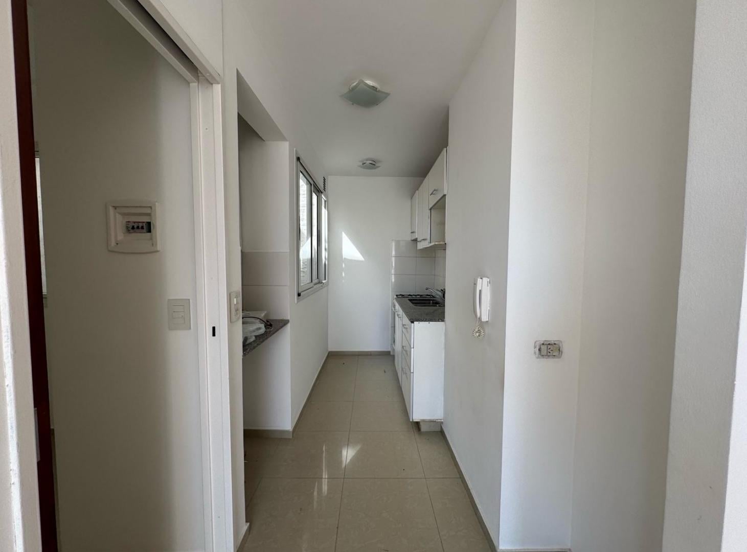Foto de Departamento de un dormitorio con balcón con parrilla piso exclusivo en, imagen 1