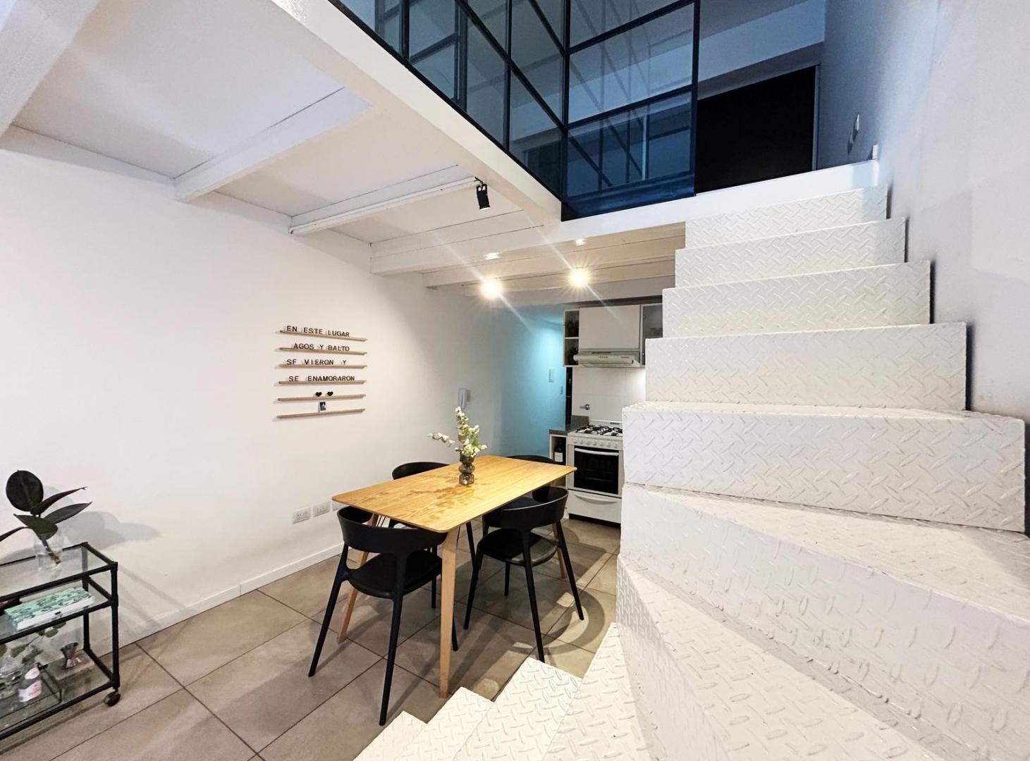 Foto de Duplex de 1 dormitorio con patio y cochera, imagen 3