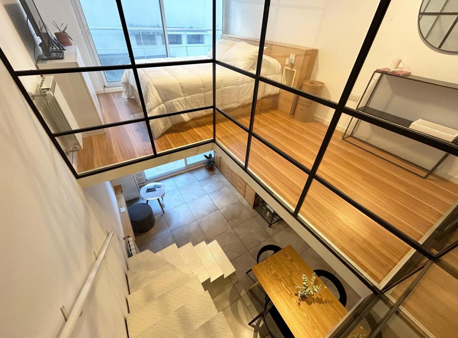 Foto de Duplex de 1 dormitorio con patio y cochera, imagen 2
