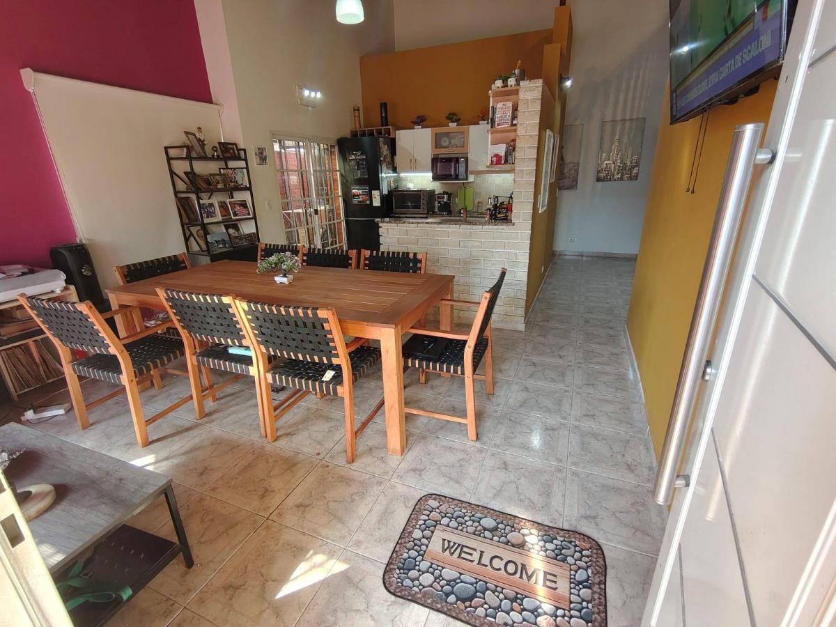 Foto de Chalet Funcional en Excelente Ubicación – 312m² Con Piscina y Quincho, imagen 2
