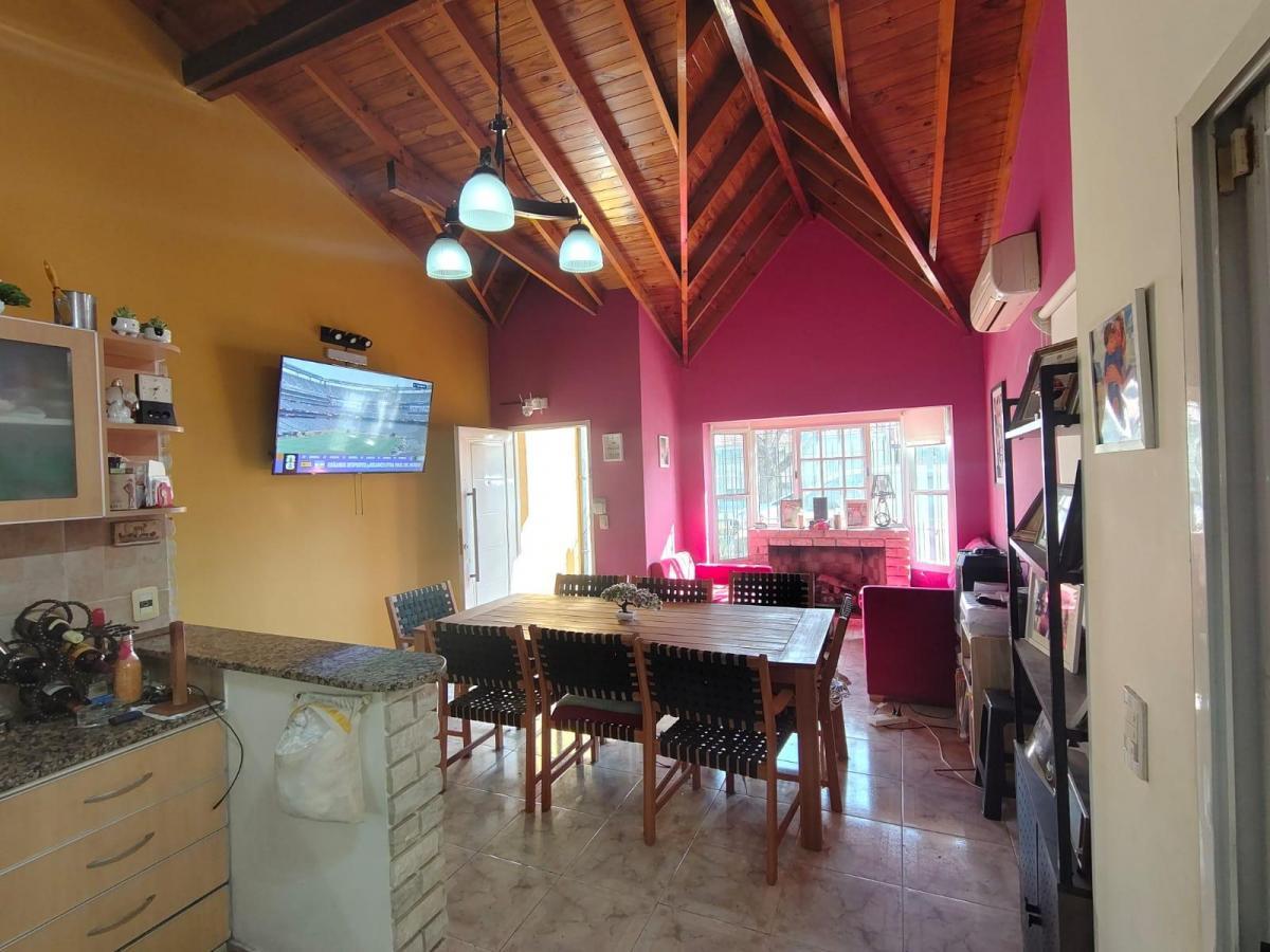Foto de Chalet Funcional en Excelente Ubicación – 312m² Con Piscina y Quincho, imagen 3