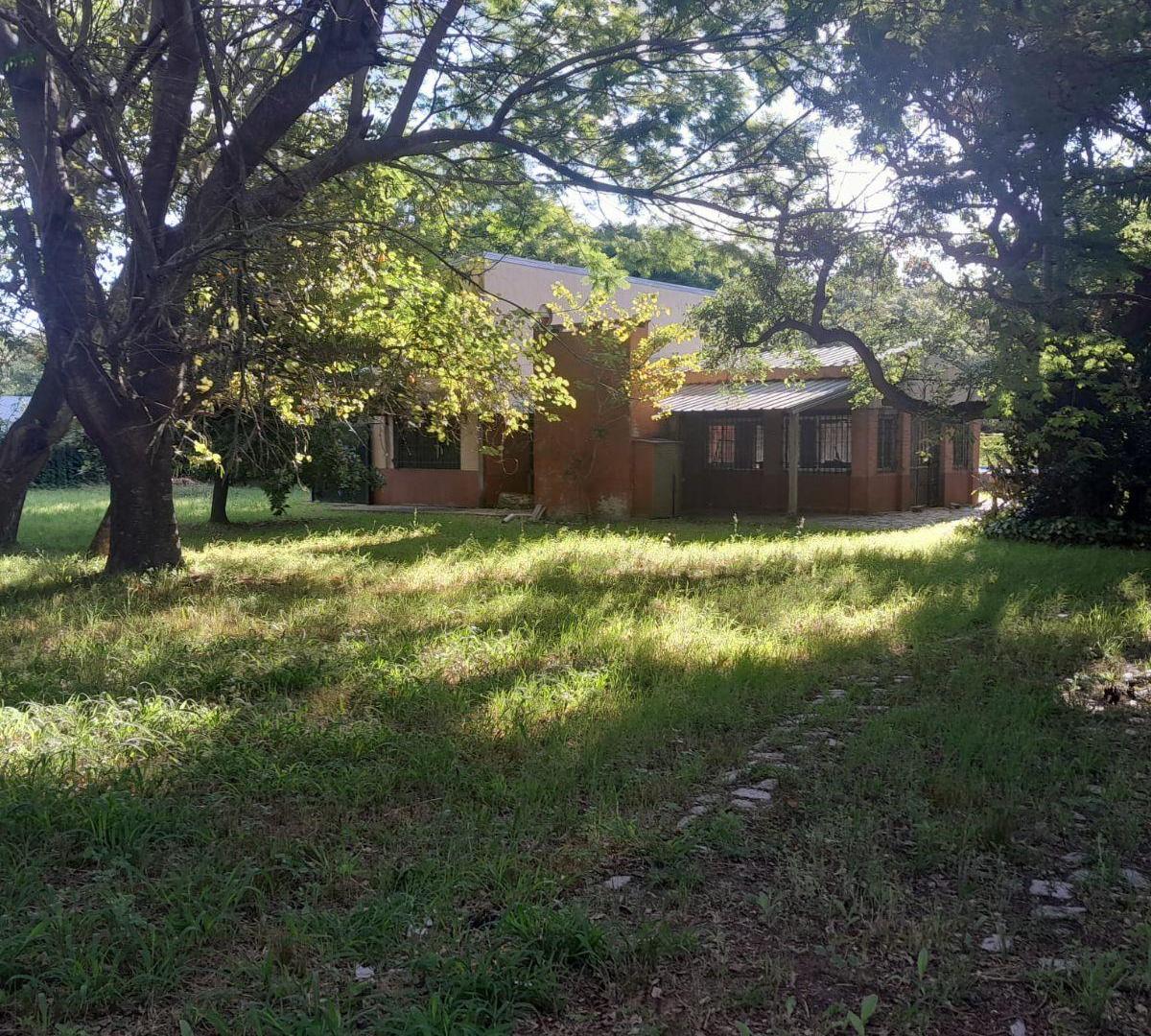 Casa quinta en venta con gran terreno!