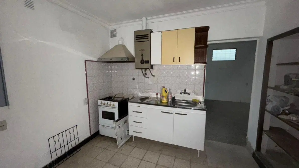 CASA 2 DORMITORIOS BARRIO LOS HORNOS 3