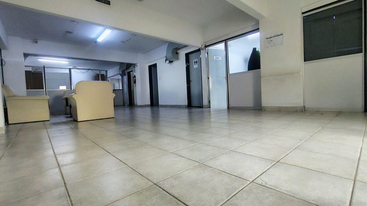 Foto de COMPLEJO COMERCIAL/PROFESIONAL EN VENTA · 1.300 M² · MICROCENTRO NEUQUÉN, imagen 3