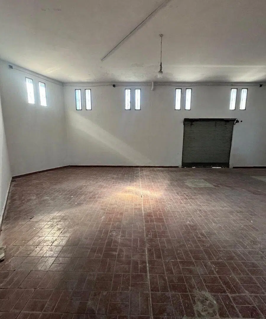 Alquilo Galpón doble en alberdi 560m2 2