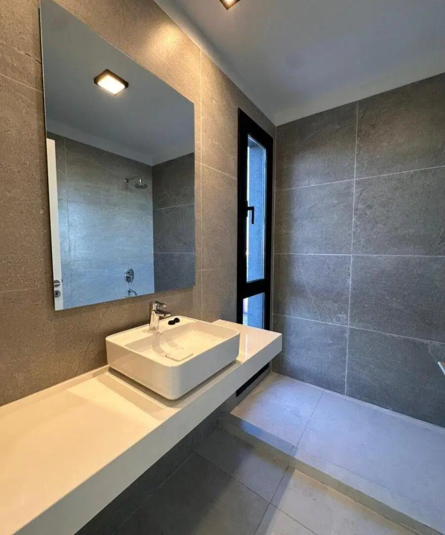 CASA 3 DORMITORIOS CON GALERÍA, ASADOR Y COCHERA DOBLE RINCONES DE MANANTIALES 5