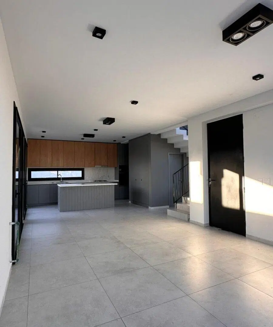 CASA 3 DORMITORIOS CON GALERÍA, ASADOR Y COCHERA DOBLE RINCONES DE MANANTIALES 2