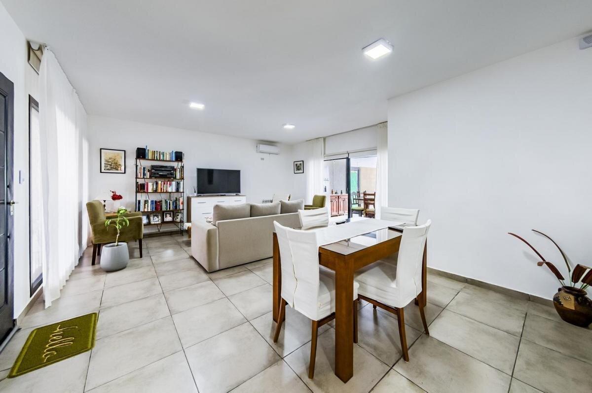 Foto de VENTA CASA 2 DORMITORIOS CON PILETA EN DOCTA ETAPA 2, imagen 2