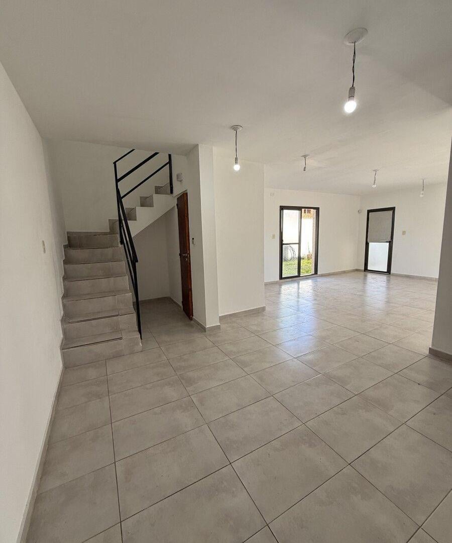 Foto de Venta duplex docta 3 dormitorios cochera patio amplio, imagen 3