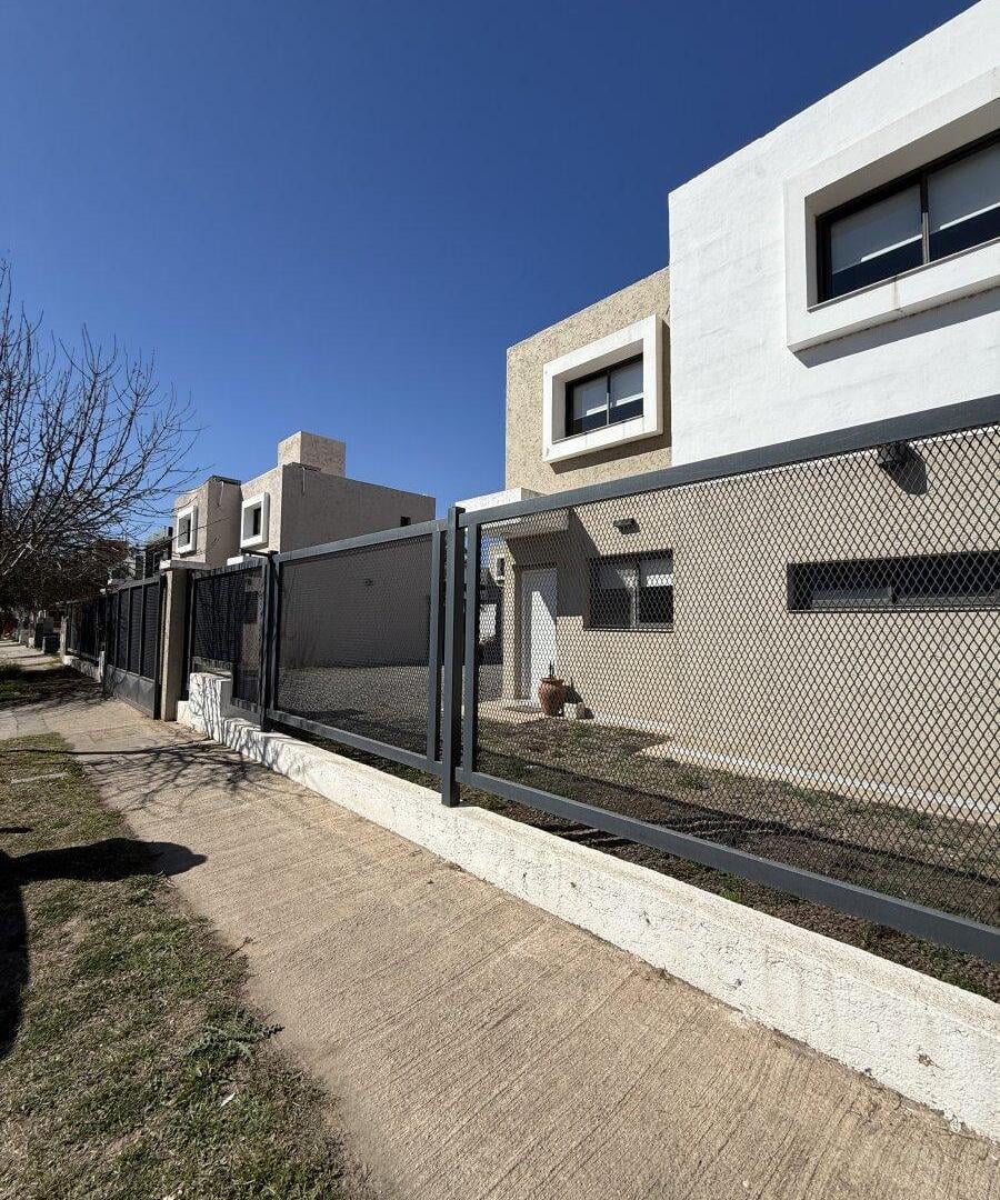 Foto de Venta duplex docta 3 dormitorios cochera patio amplio, imagen 2
