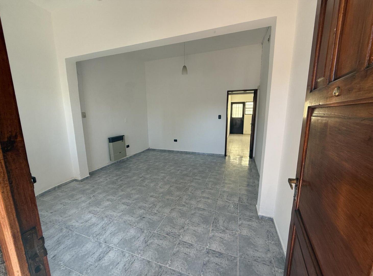 Foto de Casa 2 dorm, patio con asador en B° San Martín- escritura apta crédito, imagen 4