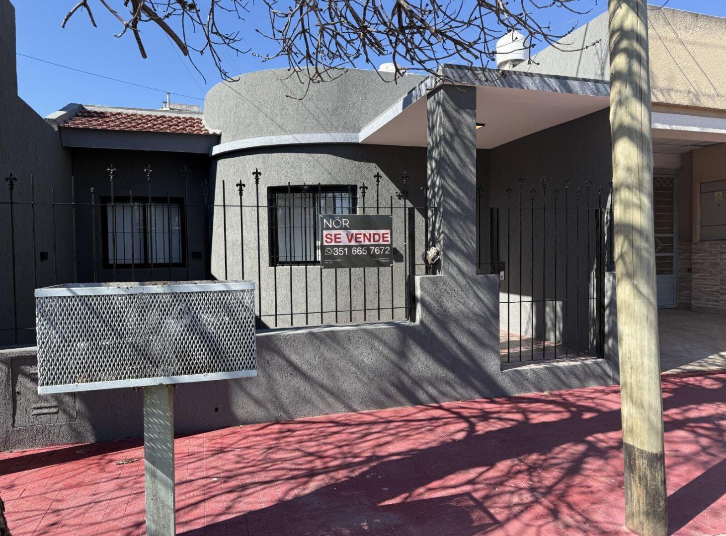 Foto de Casa 2 dorm, patio con asador en B° San Martín- escritura apta crédito, imagen 1
