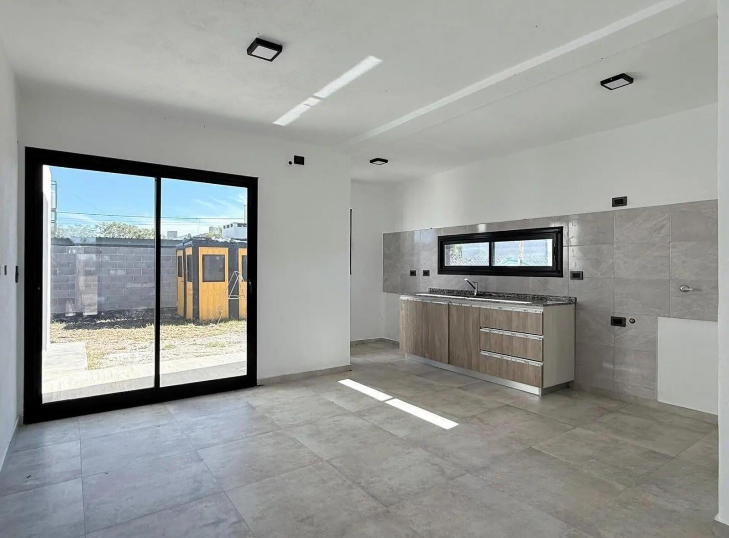 Casa en Altos De La Colina, Colonia Tirolesa- 2 dorm todo en 1 planta. A estrenar