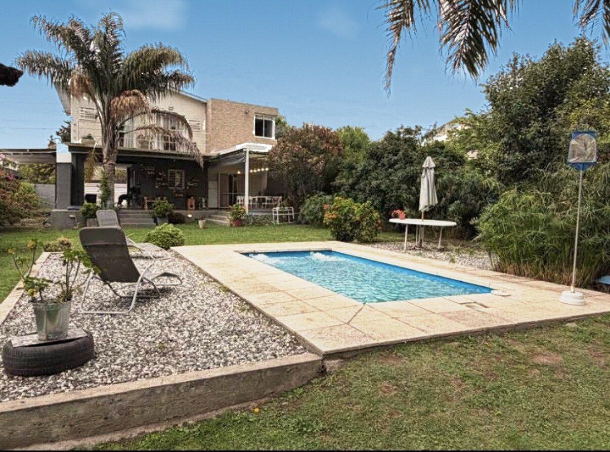 Foto de Casa con gran parque y pileta en Villa Rivera Indarte- 4 dorm, 3 baños, imagen 2