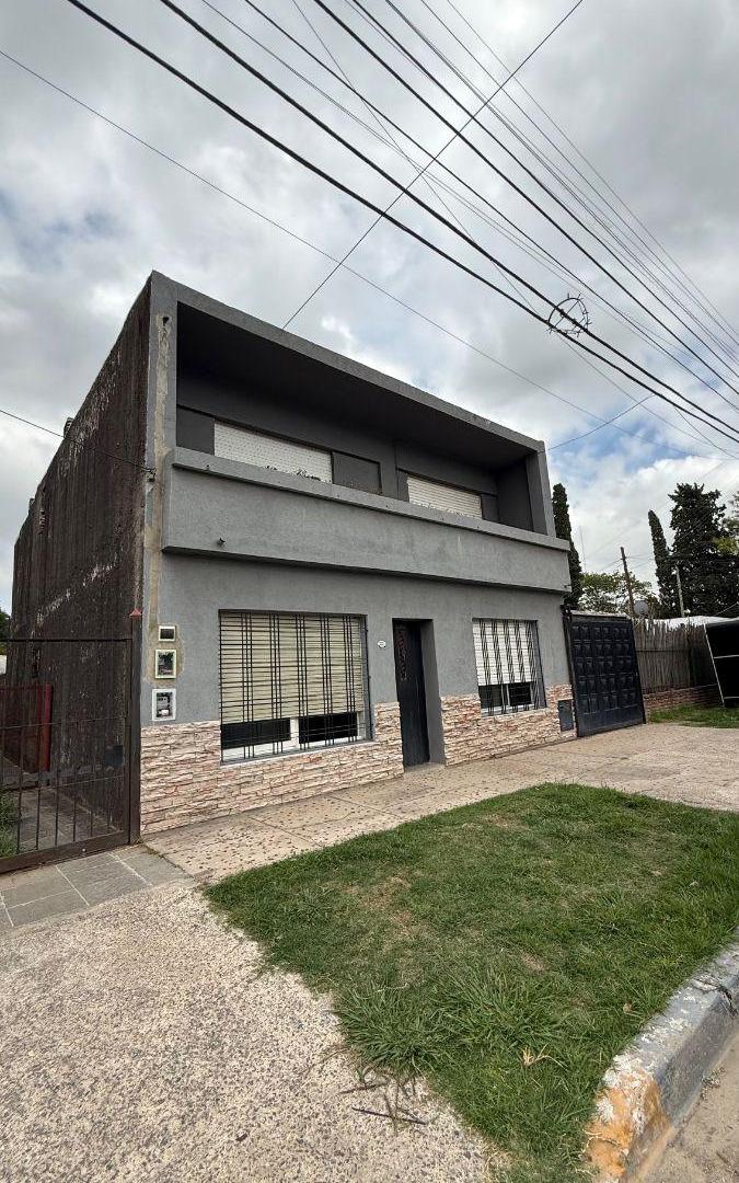 CASA en Vta Villa de Mayo !! hermosa Propiedad!!