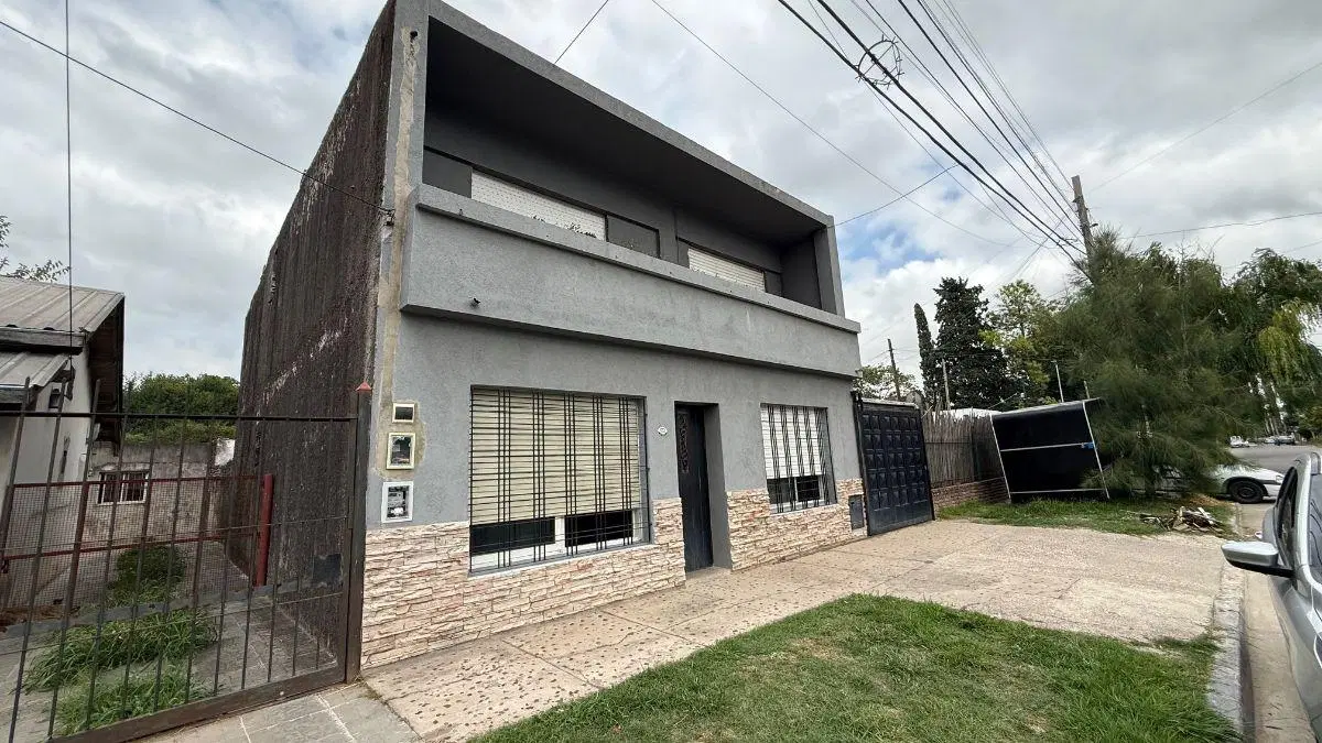 Casa en Villa de Mayo con 90 m2 construidos en Alquiler 5