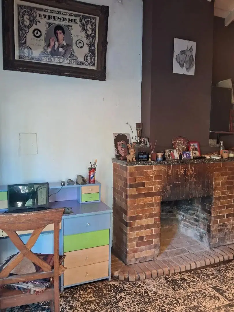 Casa con pileta + terreno con 3 departamentos 5