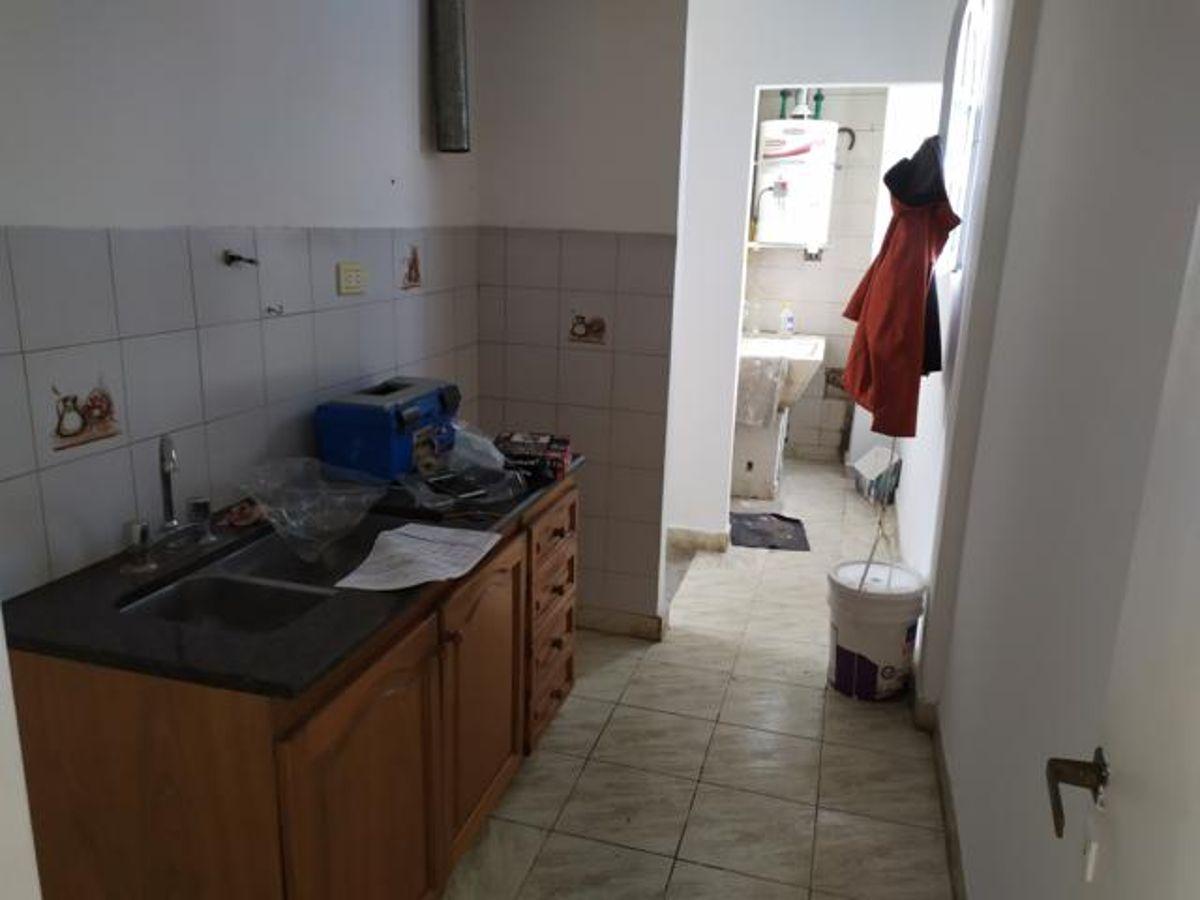 Foto de Departamento de 60 m² con 2 dormitorios en alquiler en Berazategui, imagen 4