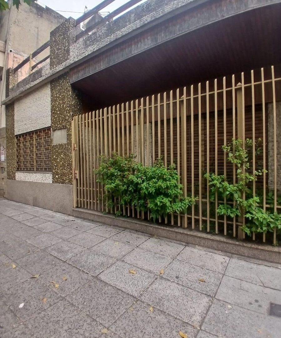 VENTA CASA 3 AMBIENTES CON LOCAL VILLA LUGANO